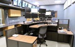 監(jiān)控臺廠家在哪里？豪華監(jiān)控臺哪家好？