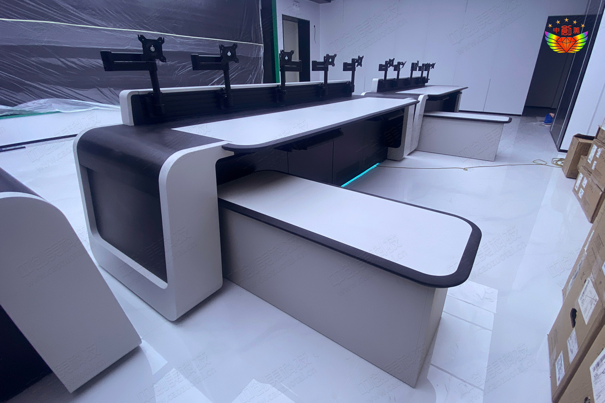 指揮中心操作臺(tái)照片